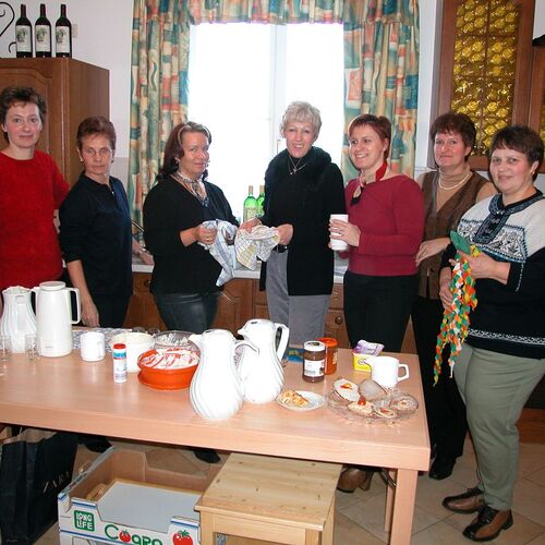 Helga Blauensteiner, Herta Gründl, Andrea Fletzberger, Eva Söllner, Doris Sagmüllner, Rosa Wimmer, Dorothea Angerer